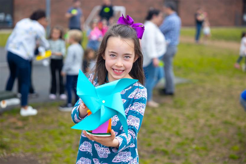 Edmondson Elementary students create windmills
